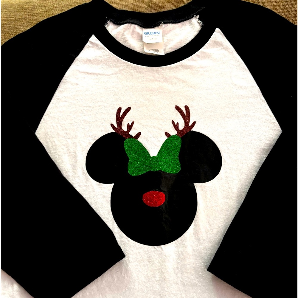 🌸 3/$25 Minnie Mouse Christmas Tshirt‎ Raglan style